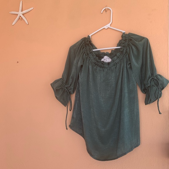 Sadie & Love medium top like new green - Picture 3 of 8